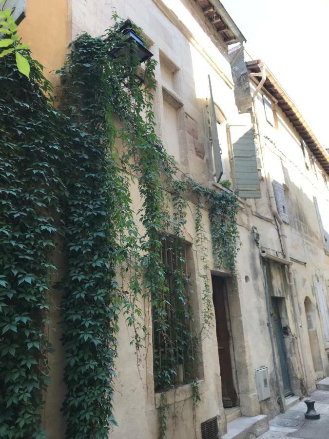 Studio De Charme A La Roquette Arles Luaran gambar